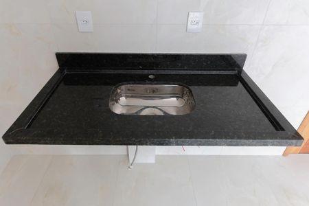 Apartamento para alugar com 33m², 2 quartos e sem vaga Apartamento para alugar com 33m², 2 quartos e sem vagaCozinha e área de serviço