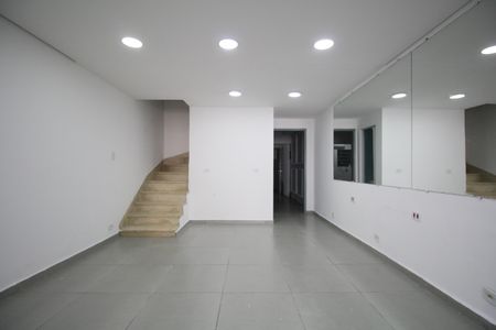 Casa para alugar com 3 quartos, 180m² em Vila Santa Luzia, Taboão da Serra