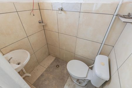 Banheiro de casa para alugar com 2 quartos, 50m² em Vila Água Funda, São Paulo