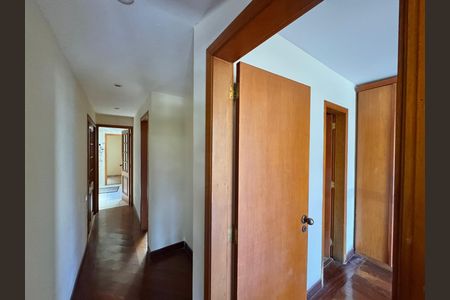 Corredor de apartamento à venda com 3 quartos, 150m² em Recreio dos Bandeirantes, Rio de Janeiro