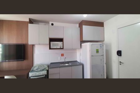 Cozinha de kitnet/studio à venda com 1 quarto, 27m² em Vila Butantã, São Paulo