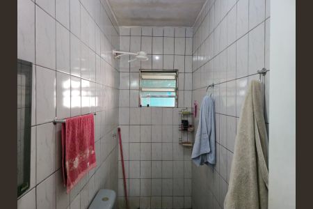 Casa para alugar com 72m², 2 quartos e sem vaga Casa para alugar com 72m², 2 quartos e sem vagaBanheiro Social