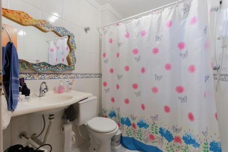 Apartamento à venda com 103m², 2 quartos e sem vaga Apartamento à venda com 103m², 2 quartos e sem vagaBanheiro social