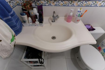 Apartamento à venda com 103m², 2 quartos e sem vaga Apartamento à venda com 103m², 2 quartos e sem vagaBanheiro social