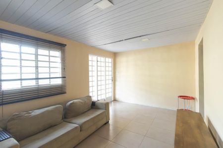 Sala de casa para alugar com 3 quartos, 90m² em Venda da Cruz, São Gonçalo