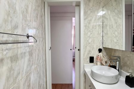 Apartamento à venda com 81m², 2 quartos e 2 vagas Apartamento à venda com 81m², 2 quartos e 2 vagasBanheiro social
