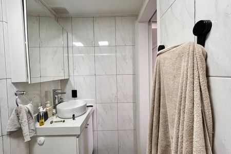 Apartamento à venda com 81m², 2 quartos e 2 vagas Apartamento à venda com 81m², 2 quartos e 2 vagasBanheiro da Suíte