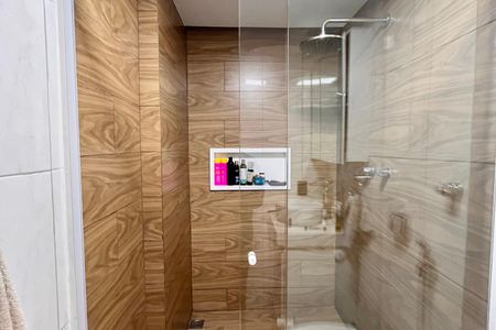 Apartamento à venda com 81m², 2 quartos e 2 vagas Apartamento à venda com 81m², 2 quartos e 2 vagasBanheiro da Suíte