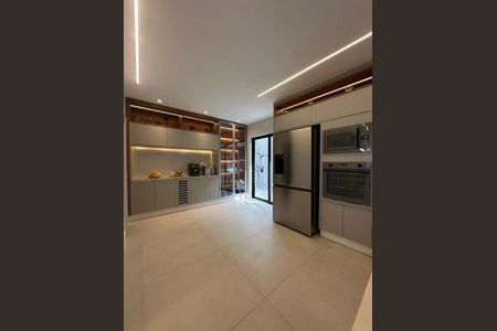 Casa à venda com 4 quartos, 370m² em Recreio dos Bandeirantes, Rio de Janeiro