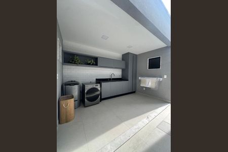 Casa à venda com 4 quartos, 370m² em Recreio dos Bandeirantes, Rio de Janeiro