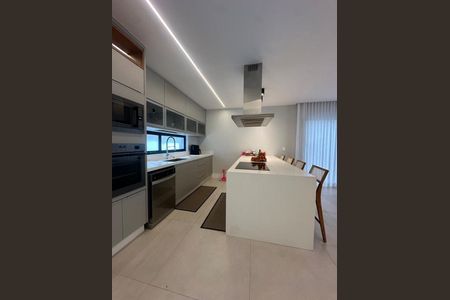 Casa à venda com 4 quartos, 370m² em Recreio dos Bandeirantes, Rio de Janeiro