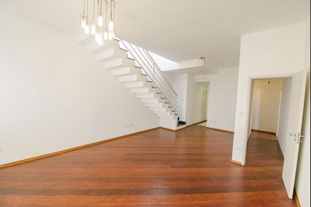 Sala 1 de apartamento para alugar com 3 quartos, 297m² em Centro, Taubaté