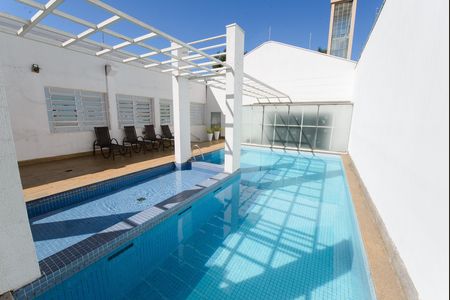 Apartamento para alugar com 297m², 3 quartos e 3 vagas Apartamento para alugar com 297m², 3 quartos e 3 vagasÁrea comum - Piscina