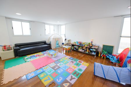 Apartamento para alugar com 297m², 3 quartos e 3 vagas Apartamento para alugar com 297m², 3 quartos e 3 vagasÁrea comum - Brinquedoteca
