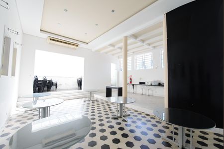Apartamento para alugar com 297m², 3 quartos e 3 vagas Apartamento para alugar com 297m², 3 quartos e 3 vagasÁrea comum - Salão de festas