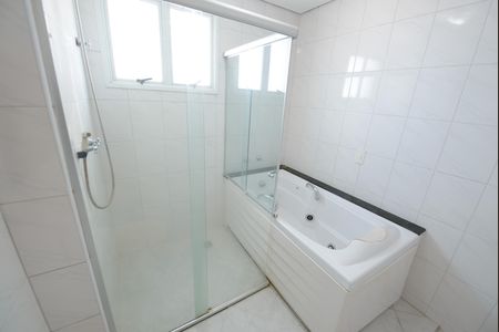 Apartamento para alugar com 297m², 3 quartos e 3 vagas Apartamento para alugar com 297m², 3 quartos e 3 vagasBanheiro da Suíte 3