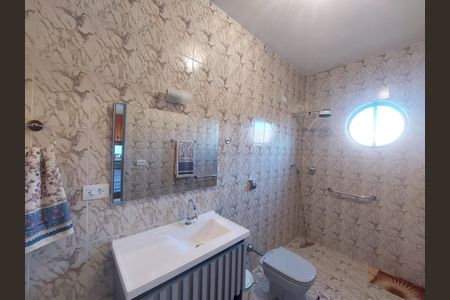 Casa à venda com 120m², 2 quartos e 2 vagas Casa à venda com 120m², 2 quartos e 2 vagasBanheiro da Suíte