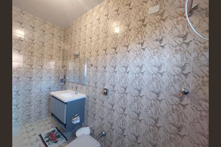 Casa à venda com 120m², 2 quartos e 2 vagas Casa à venda com 120m², 2 quartos e 2 vagasBanheiro da Suíte