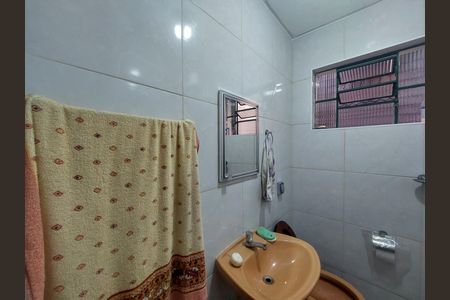 Casa à venda com 120m², 2 quartos e 2 vagas Casa à venda com 120m², 2 quartos e 2 vagasBanheiro na Área de Serviço
