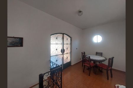 Casa à venda com 120m², 2 quartos e 2 vagas Casa à venda com 120m², 2 quartos e 2 vagasSala piso Superior