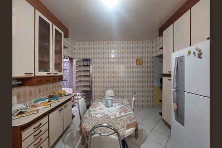 Casa à venda com 120m², 2 quartos e 2 vagas Casa à venda com 120m², 2 quartos e 2 vagasCozinha