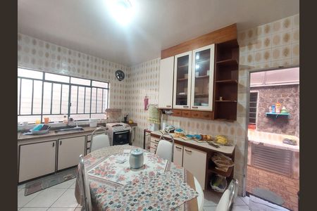 Casa à venda com 120m², 2 quartos e 2 vagas Casa à venda com 120m², 2 quartos e 2 vagasCozinha