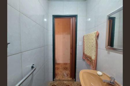 Casa à venda com 120m², 2 quartos e 2 vagas Casa à venda com 120m², 2 quartos e 2 vagasBanheiro na Área de Serviço