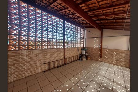 Casa à venda com 120m², 2 quartos e 2 vagas Casa à venda com 120m², 2 quartos e 2 vagasÁrea de Lazer
