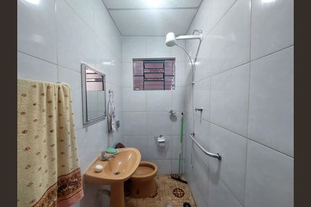 Casa à venda com 120m², 2 quartos e 2 vagas Casa à venda com 120m², 2 quartos e 2 vagasBanheiro na Área de Serviço