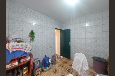 Casa à venda com 120m², 2 quartos e 2 vagas Casa à venda com 120m², 2 quartos e 2 vagasQuarto na Área de Serviço