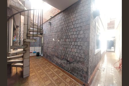 Casa à venda com 120m², 2 quartos e 2 vagas Casa à venda com 120m², 2 quartos e 2 vagasQuintal