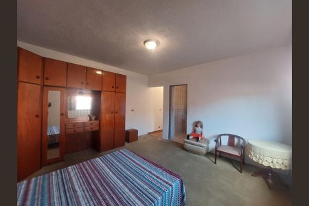 Casa à venda com 120m², 2 quartos e 2 vagas Casa à venda com 120m², 2 quartos e 2 vagasSuíte