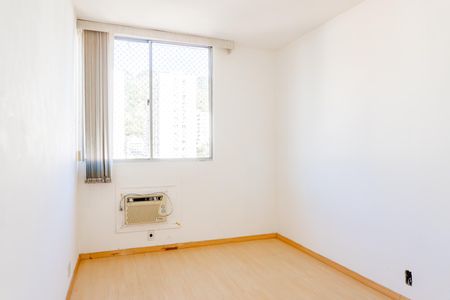 Apartamento para alugar com 67m², 2 quartos e 1 vaga