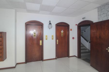 Apartamento à venda com 64m², 2 quartos e sem vaga Apartamento à venda com 64m², 2 quartos e sem vagaHall de entrada