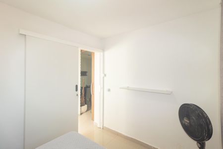 Quarto 1 de apartamento para alugar com 2 quartos, 40m² em Santa Cruz, Rio de Janeiro