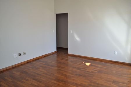 Apartamento para alugar com 75m², 2 quartos e 2 vagas