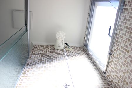 Banheiro de apartamento para alugar com 2 quartos, 56m² em Vila Tijuco, Guarulhos