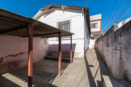 Casa à venda com 128m², 2 quartos e sem vaga Casa à venda com 128m², 2 quartos e sem vagaVaranda