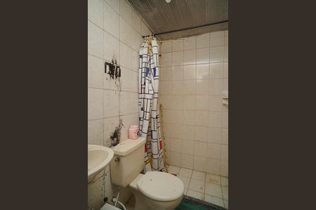 Banheiro de kitnet/studio para alugar com 1 quarto, 81m² em Centro, Maricá