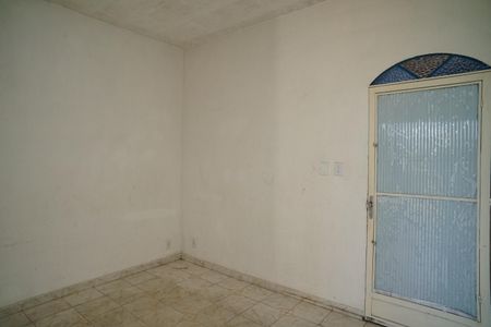 Quarto de kitnet/studio para alugar com 1 quarto, 81m² em Centro, Maricá