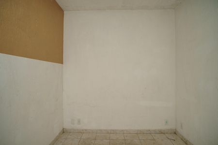 Quarto de kitnet/studio para alugar com 1 quarto, 81m² em Centro, Maricá