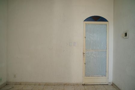 Quarto de kitnet/studio para alugar com 1 quarto, 81m² em Centro, Maricá