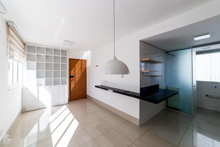 Apartamento à venda com 2 quartos, 60m² em Santo Antônio, Belo Horizonte