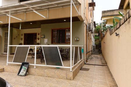 Quintal de casa à venda com 5 quartos, 230m² em Campo Grande, Rio de Janeiro