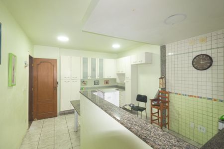 Cozinha e Área de Serviço de casa à venda com 5 quartos, 230m² em Campo Grande, Rio de Janeiro