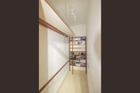 Closet do Quarto 1 de casa à venda com 5 quartos, 230m² em Campo Grande, Rio de Janeiro