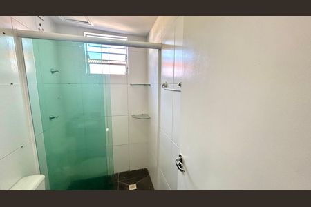 Banheiro de apartamento para alugar com 2 quartos, 45m² em Morros, Guarulhos