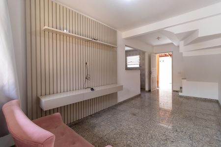 Sala de casa de condomínio para alugar com 2 quartos, 100m² em Jardim Petropolis, Cotia
