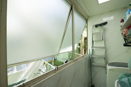 Apartamento à venda com 45m², 2 quartos e 1 vaga Apartamento à venda com 45m², 2 quartos e 1 vagaCozinha e Área de Serviço