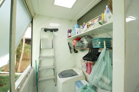 Apartamento à venda com 45m², 2 quartos e 1 vaga Apartamento à venda com 45m², 2 quartos e 1 vagaCozinha e Área de Serviço